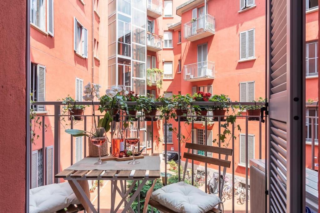 Appartement New Jungle & Charming Flat - Zona De Angeli à Milan Extérieur photo