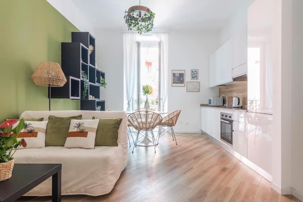 Appartement New Jungle & Charming Flat - Zona De Angeli à Milan Extérieur photo